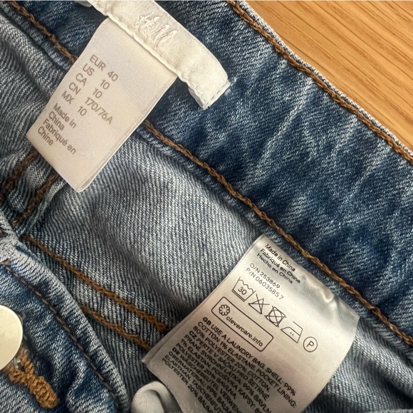 H&M jean shorts - Picture 3 of 3